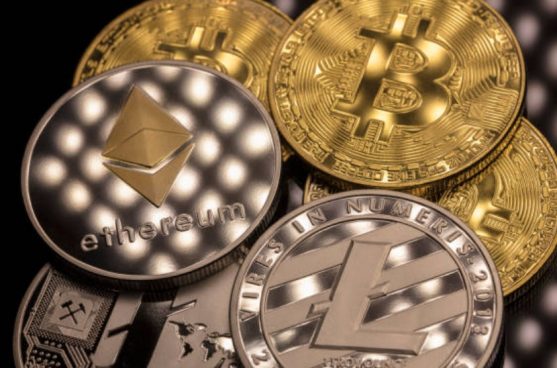 'Me aposento em seis meses' - brasileiros largam emprego e faculdade para se dedicar ao bitcoin